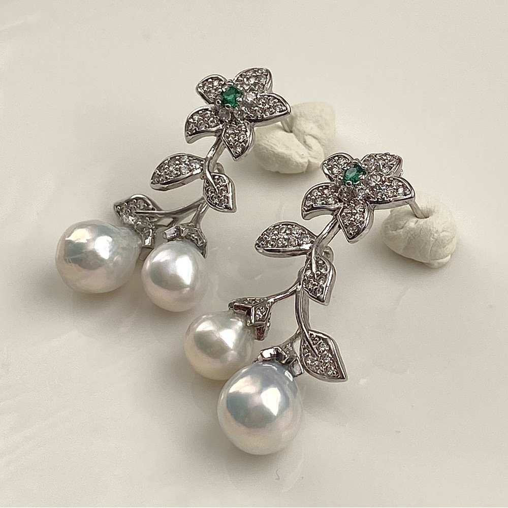 E119-Handmade High Quality Blue Luster Freshwater Pearl Flower Earring - Picture 4 of 7
